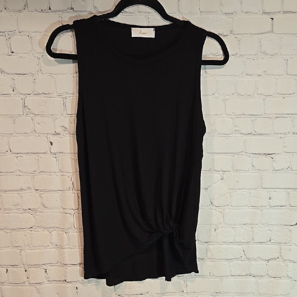 Braeve black twist front tank top size S